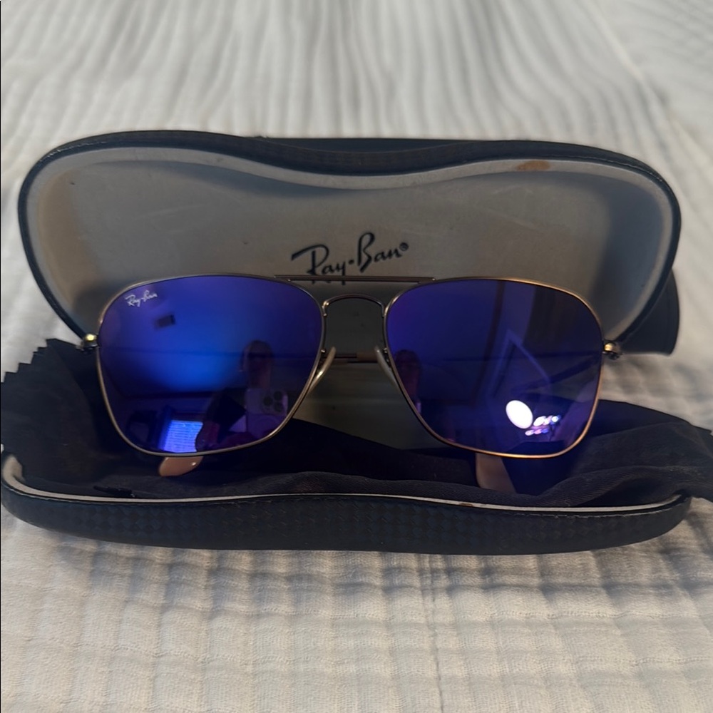 Ray-Ban Blue Aviator Sunglasses with Mirrored Lenses